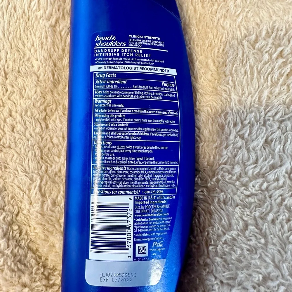 Head and‎ Shoulders Clinical Strength Dandruff Defense